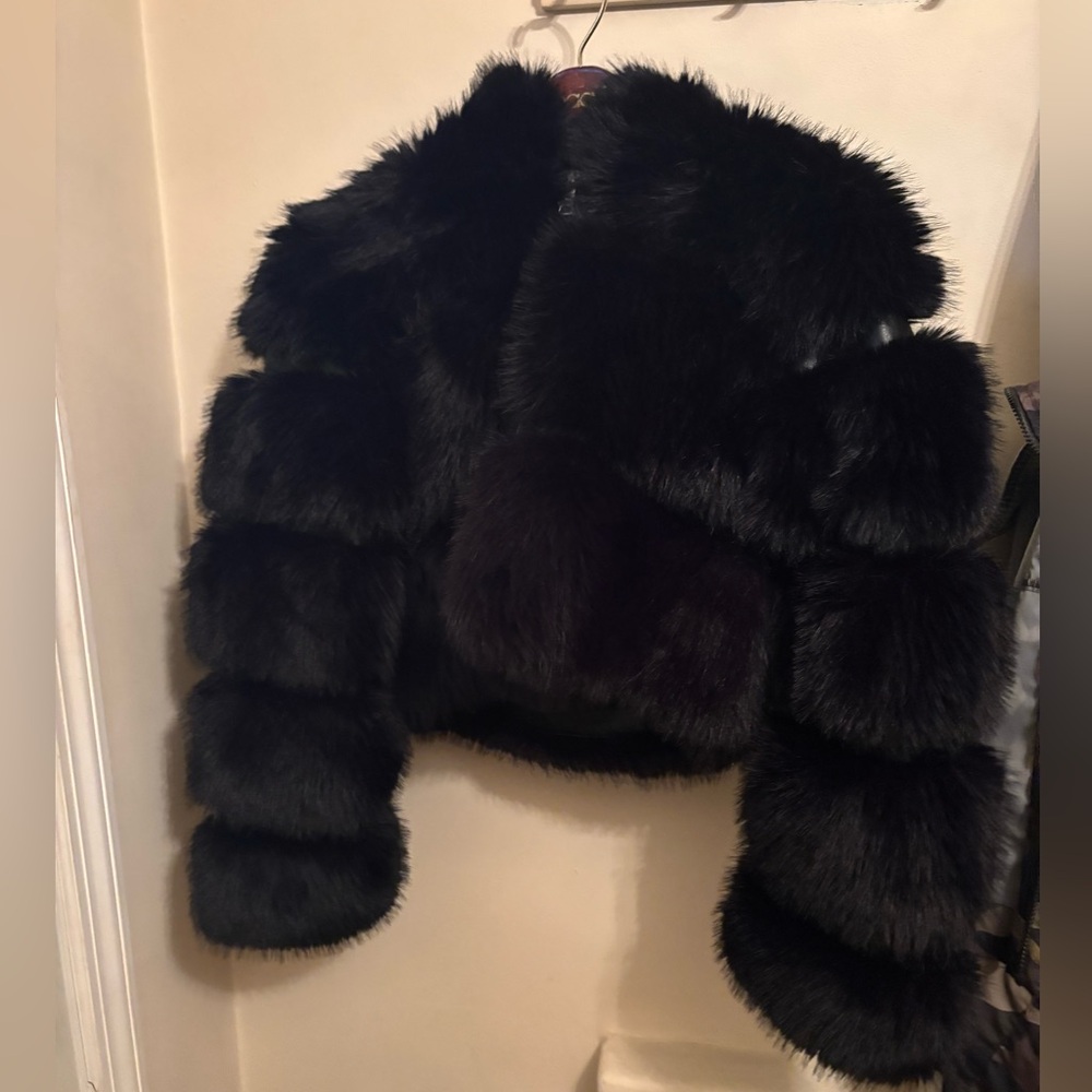 Azalea Wang Black Faux Fur Cropped Jacket Zip Front Glam Winter Coat